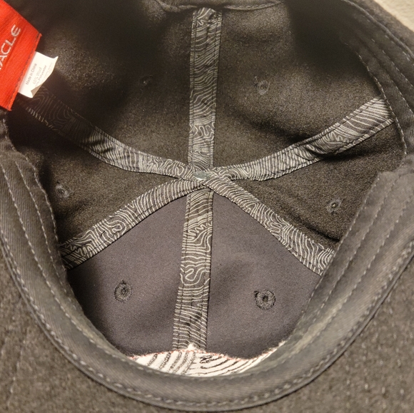 Oracle software applications cloud logo wool hat. - Picture 6 of 7